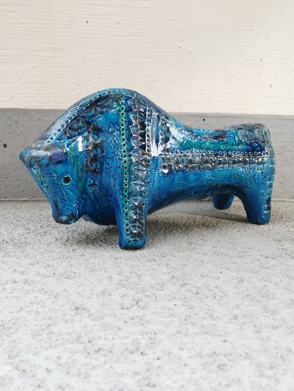 Vintage Bitossi Rimini Blu Bull Attributed to Aldo Londi 13"